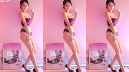 Witness an Exclusive Private Striptease - Unmatched Dance Experience