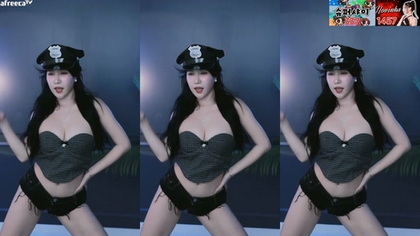 Helmi's Unforgettable Private Striptease - A Must-See!