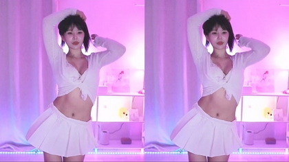 Discover the Hottest Asian Girlfriend in Exclusive Video - 2024