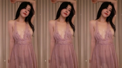 Experience the Unseen Moves of this Exotic Dancer's Captivating Performance