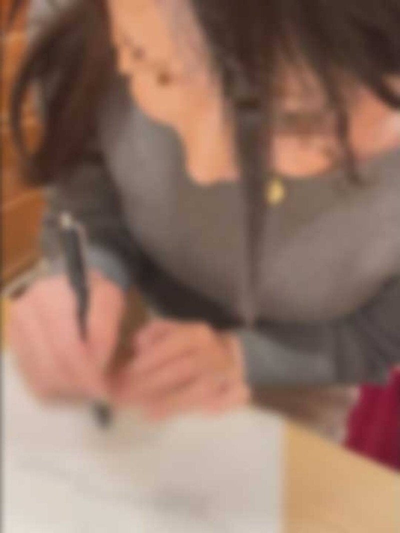 Desperate Housewife Requests Loan Without Collateral: Full-Time Relief