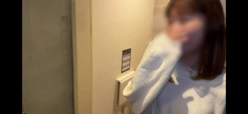 Exclusive! 4P Group & Sexually Frustrated Masochistic Flight Attendant - Must Watch!