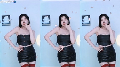Witness an Enthralling Private Striptease Performance