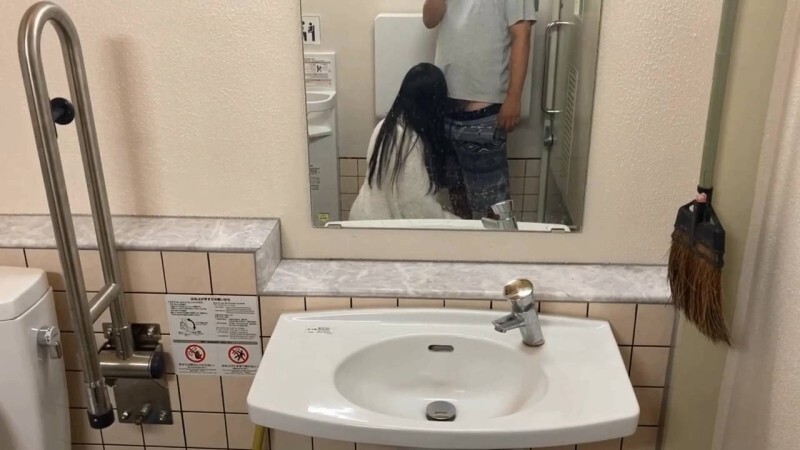 Company Worker's Daring Nighttime Toilet Encounter with Pregnant Woman